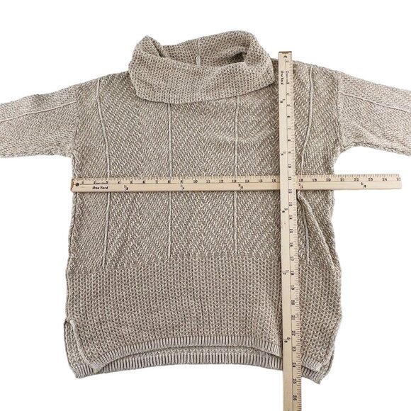 Eight Eight Eight Beige Textured Knit Sweater Women's size Medium Pullover Cowl - Picture 3 of 3
